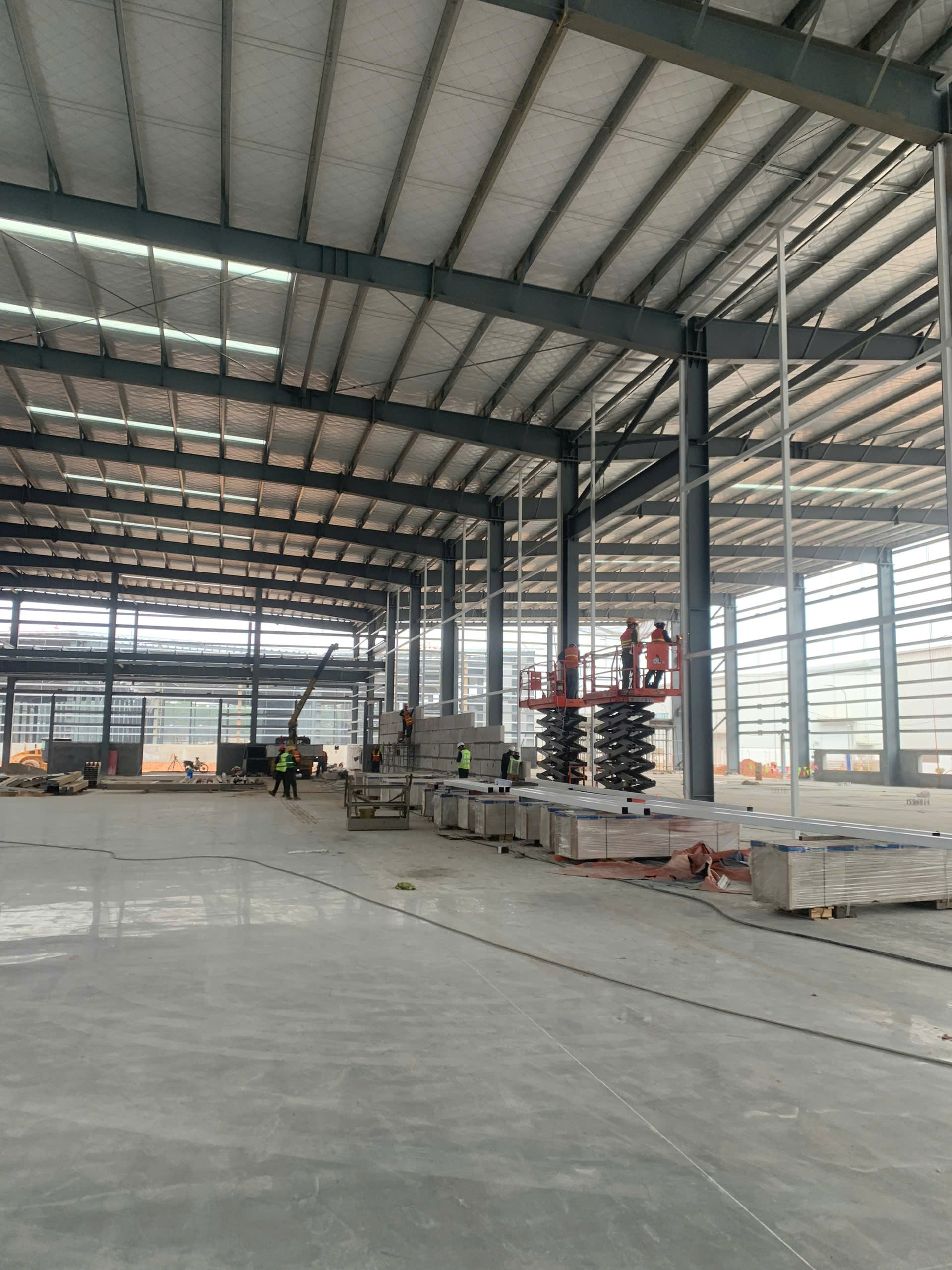 Gạch AAC Trong Xây Dựng Nhà Xưởng: Tối Ưu Tiến Độ Và Nhân Công